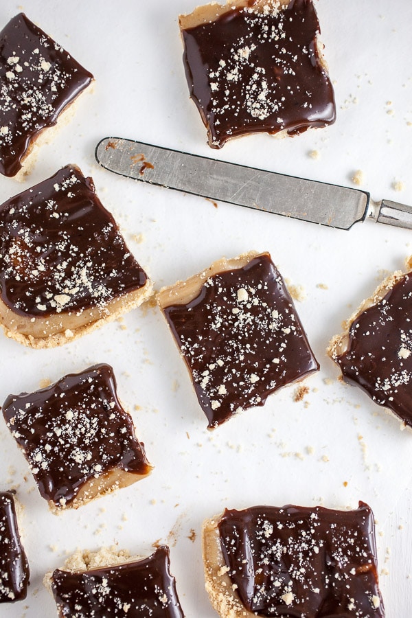 These Salted Caramel Chocolate Shortbread bars were the hit of the French party I threw this summer. There's rich chocolate ganache, sweet caramel, crunchy shortbread, and sea salt to balance the whole thing out! #ad #madeinfrance Salted Caramel Chocolate Shortbread Bars
