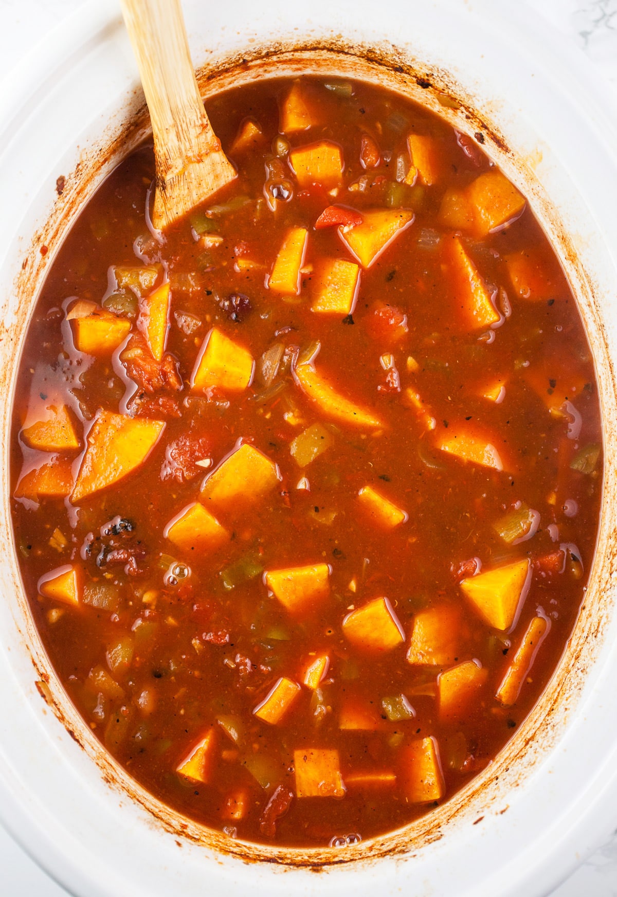 Cooked veggie chili in crockpot.