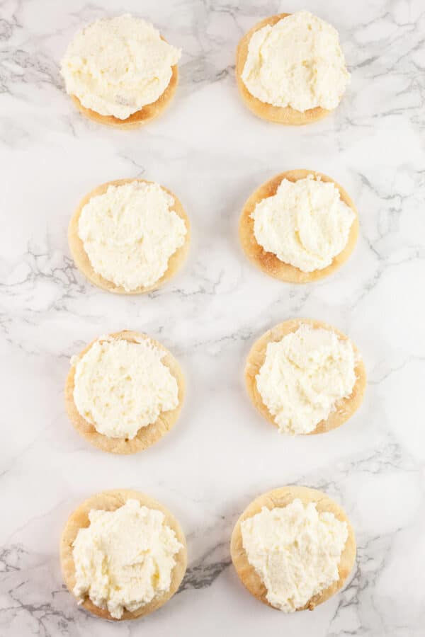 Baked puff pastry rounds topped with mascarpone cream.